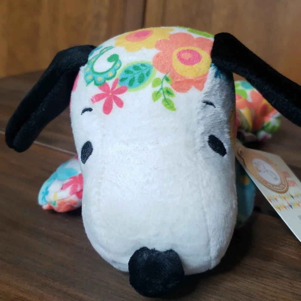 Hallmark nwt peanuts